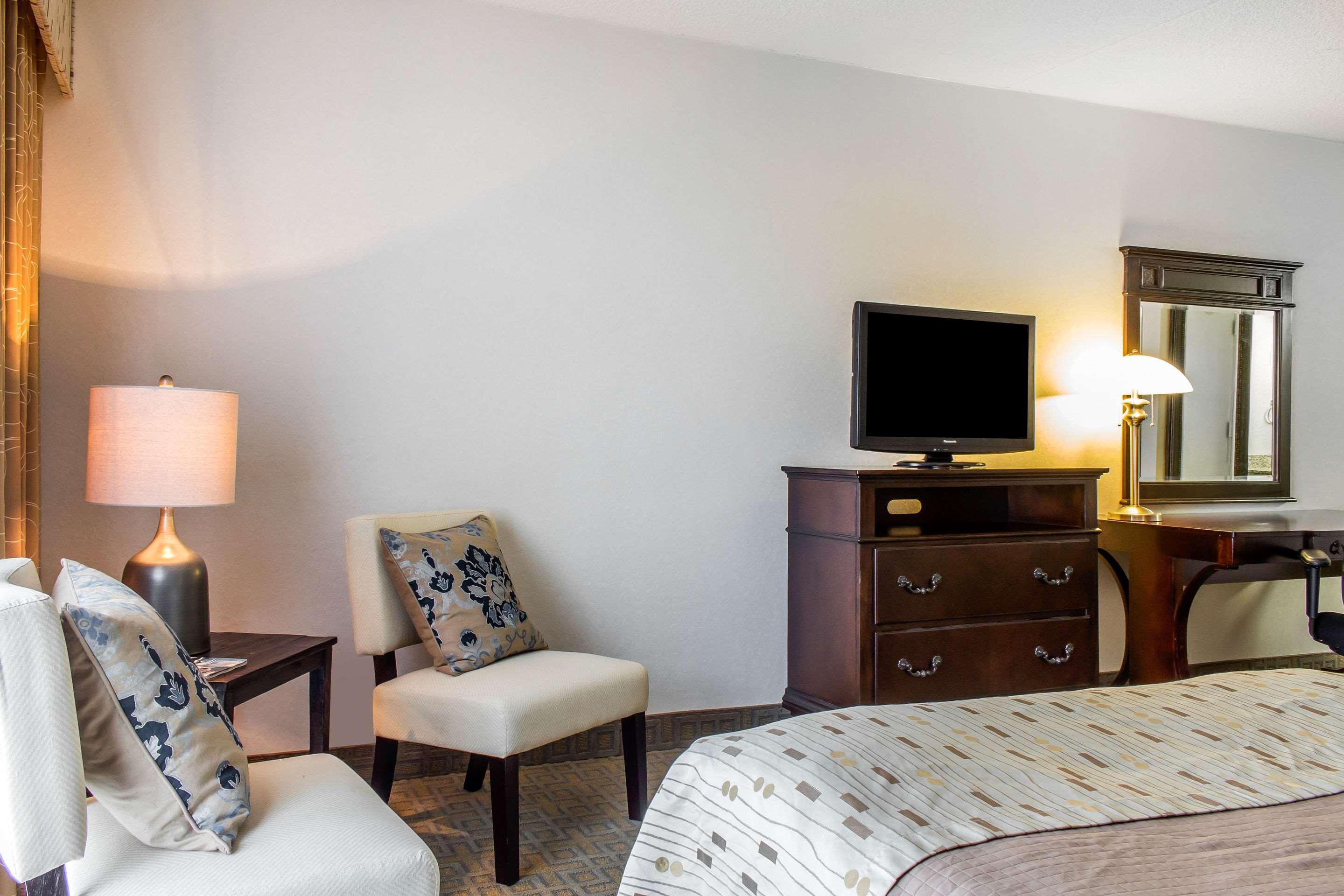 Clarion Hotel Philadelphia International Airport Essington Exterior photo